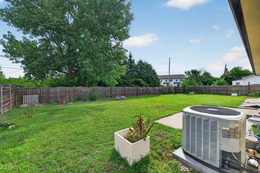 4516 E 27th Street N Wichita KS 67220