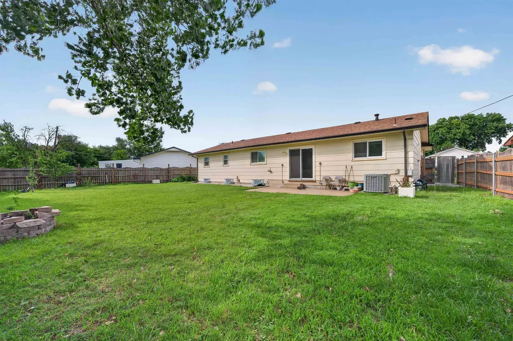 4516 E 27th Street N Wichita KS 67220