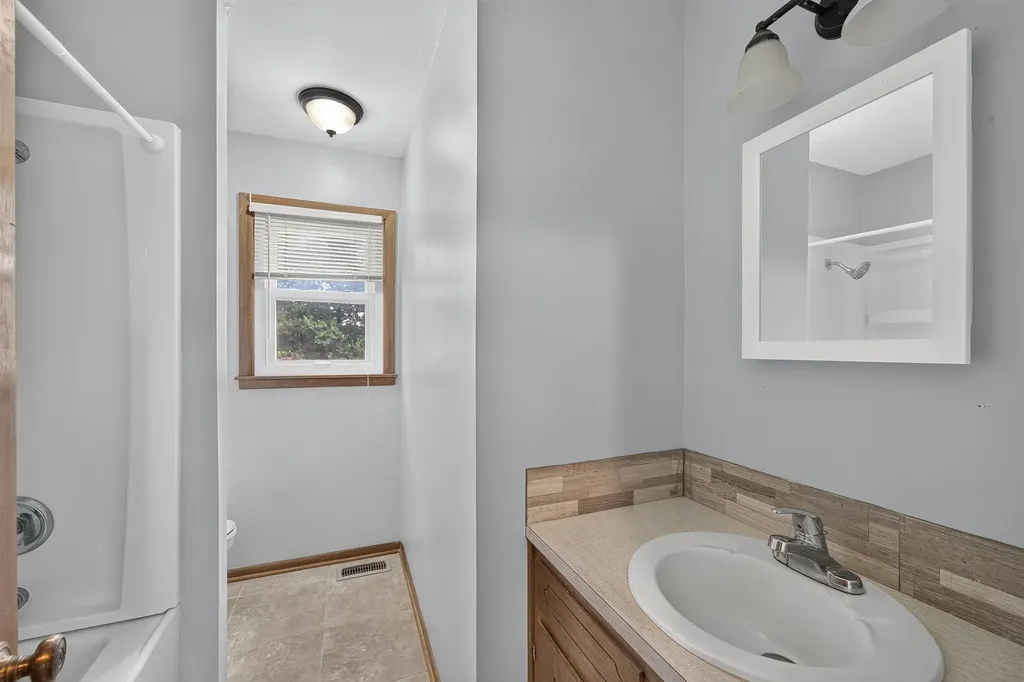 4516 E 27th Street N Wichita KS 67220