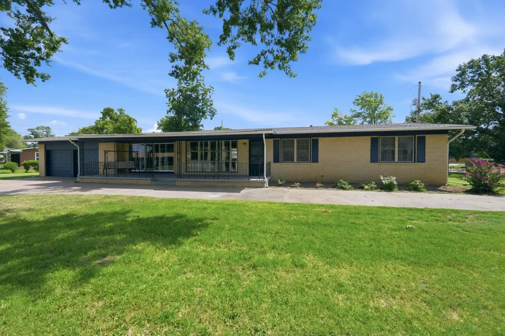 3110 N Sedgwick Avenue Wichita KS 67204