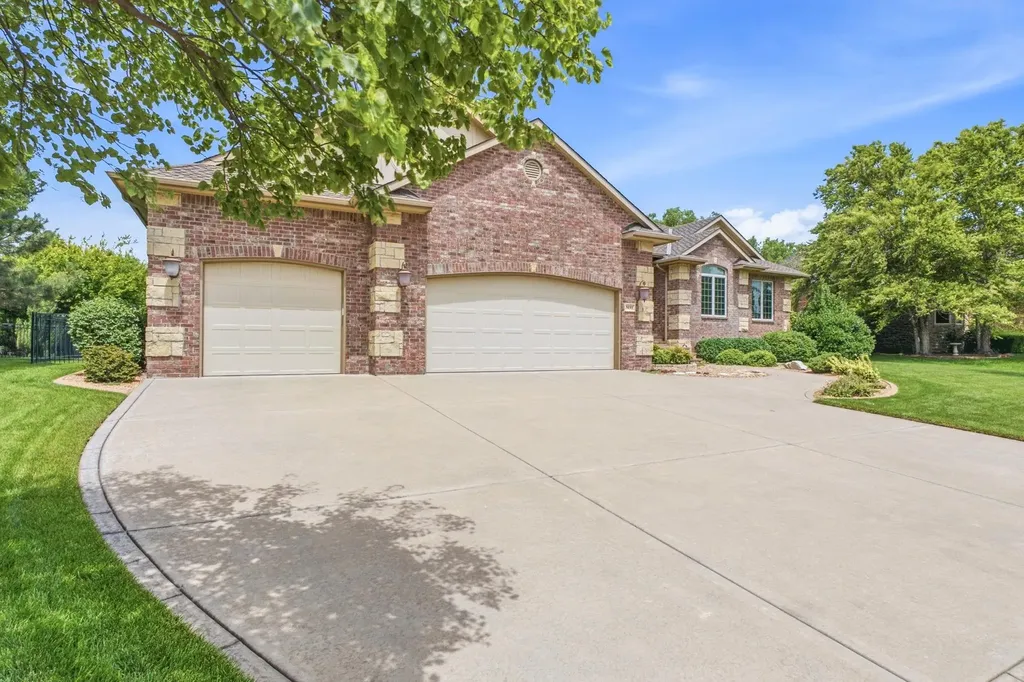 3131 N Den Hollow Street Wichita KS 67205