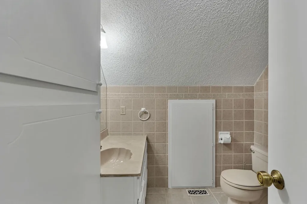 1340 S Greenwich Wichita KS 67207