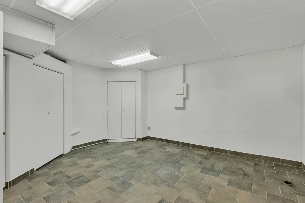 1340 S Greenwich Wichita KS 67207