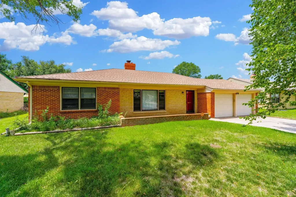 1631 N Clarence Avenue Wichita KS 67203