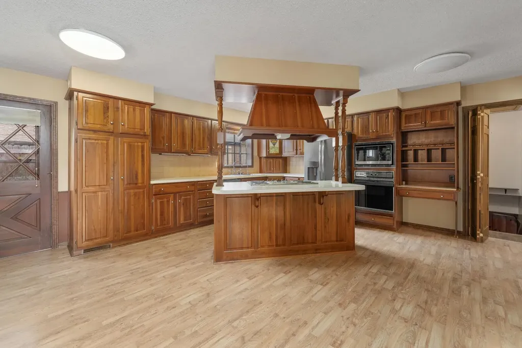 1631 N Clarence Avenue Wichita KS 67203