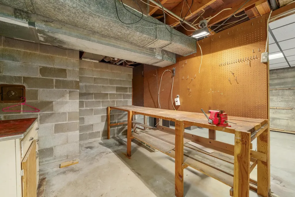 1631 N Clarence Avenue Wichita KS 67203
