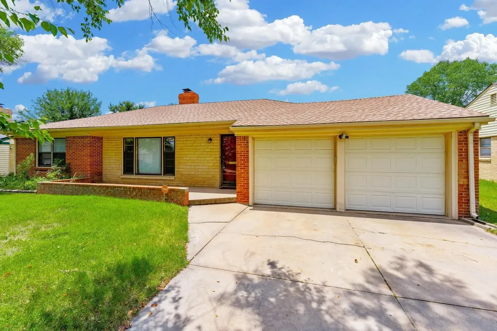 1631 N Clarence Avenue Wichita KS 67203