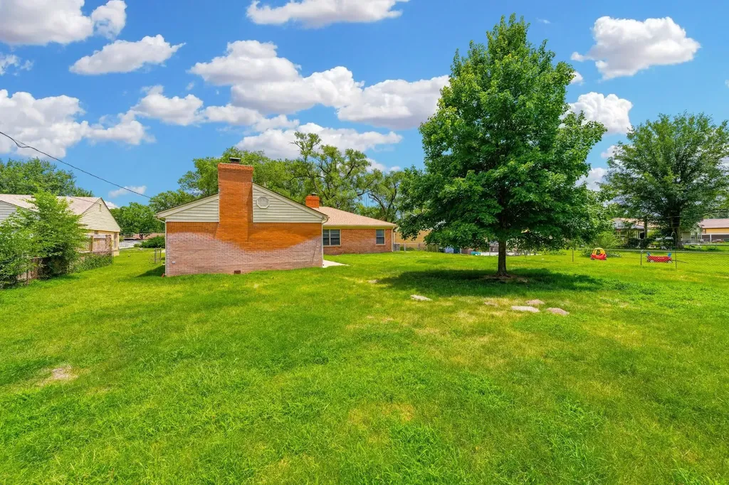 1631 N Clarence Avenue Wichita KS 67203