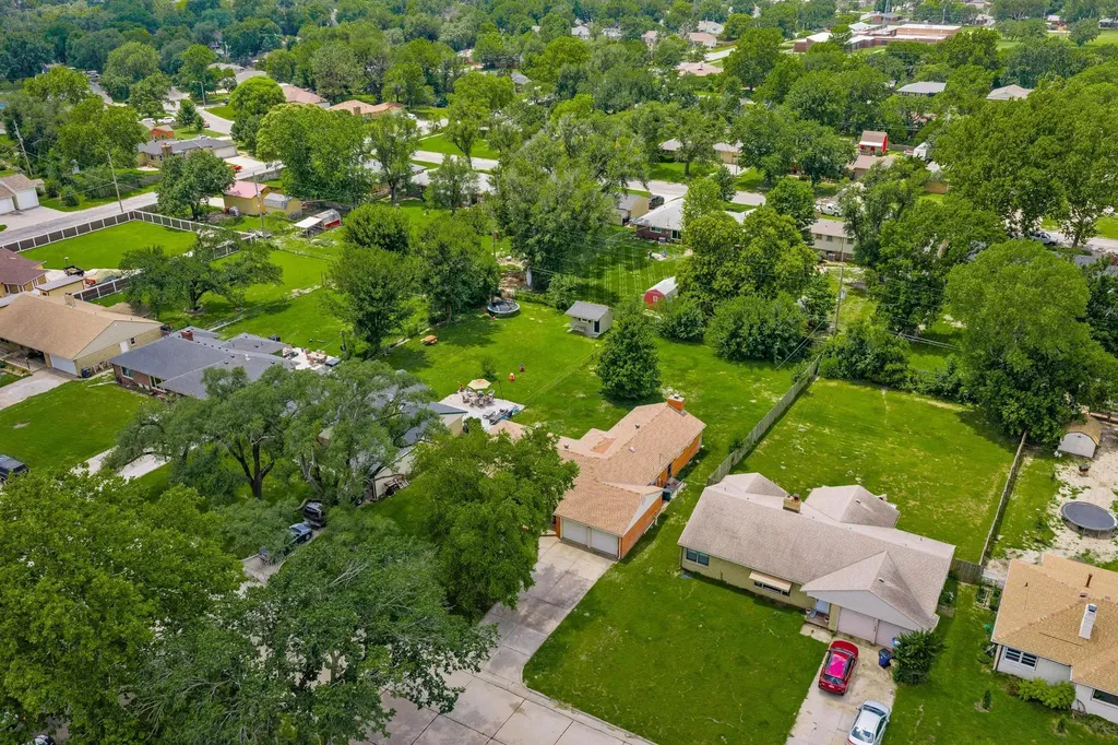 1631 N Clarence Avenue Wichita KS 67203
