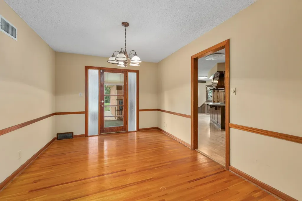 1631 N Clarence Avenue Wichita KS 67203
