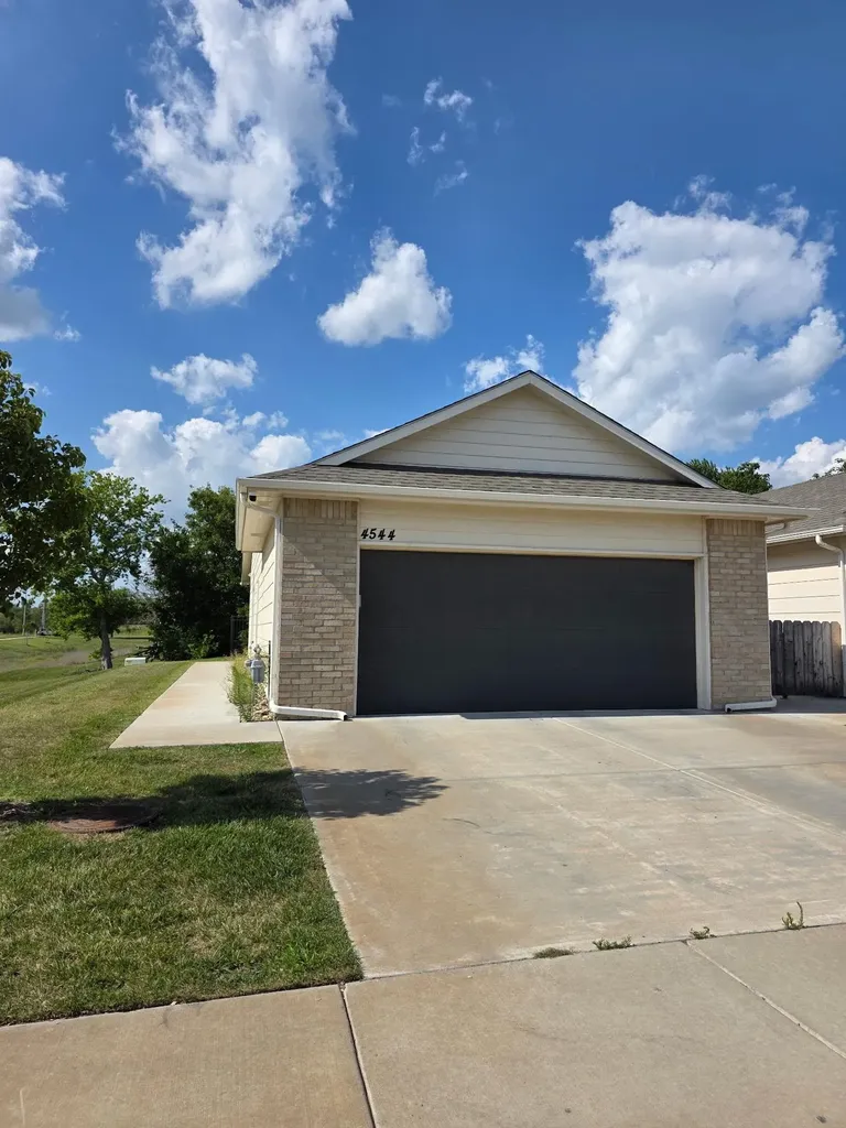 4544 N Sandplum Street Wichita KS 67205-2626