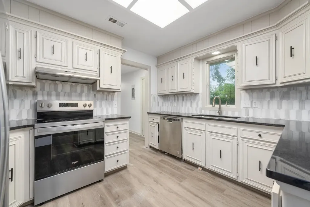 218 Aaron Drive Andover KS 67002
