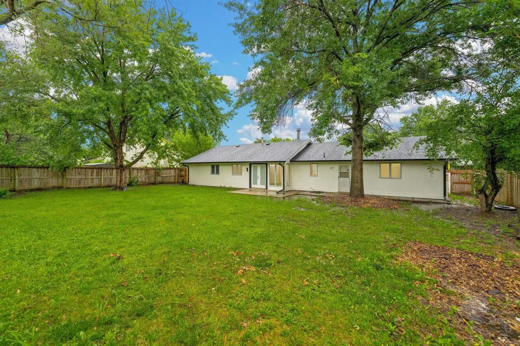 218 Aaron Drive Andover KS 67002