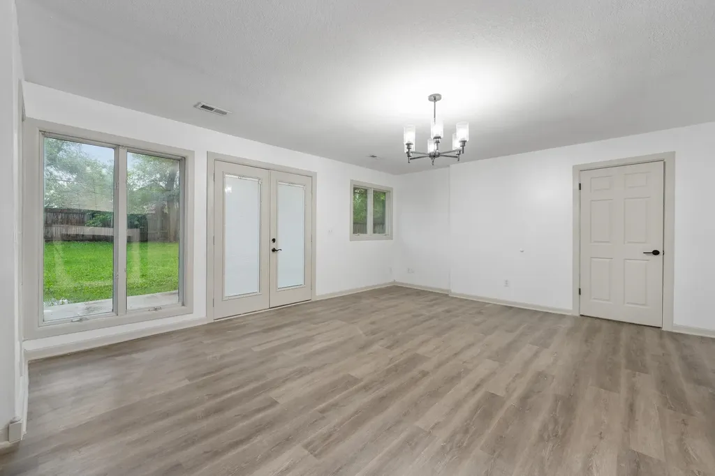218 Aaron Drive Andover KS 67002