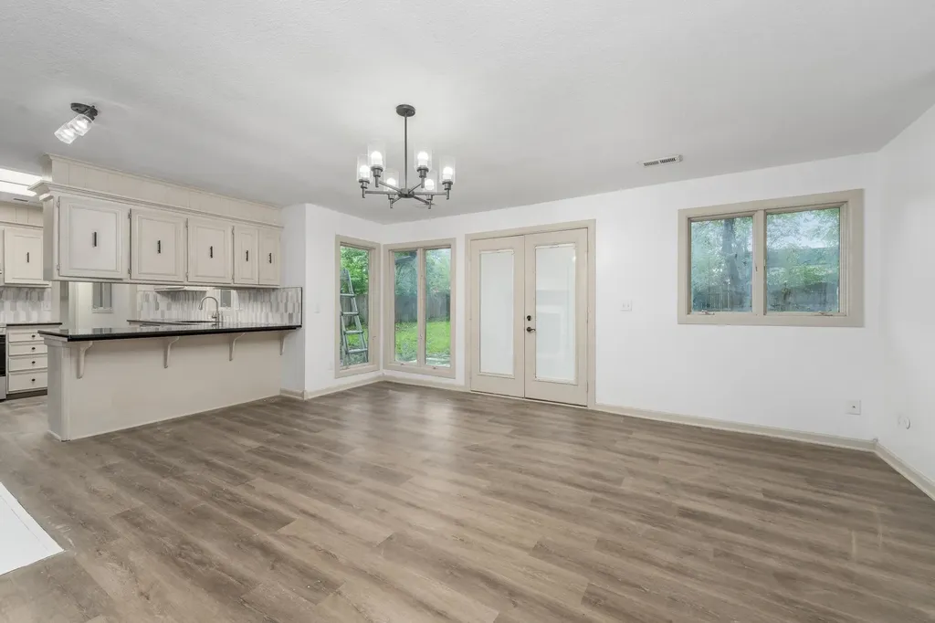 218 Aaron Drive Andover KS 67002