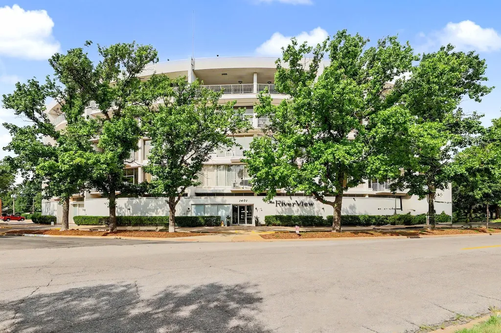1401 W River Boulevard Wichita KS 67203