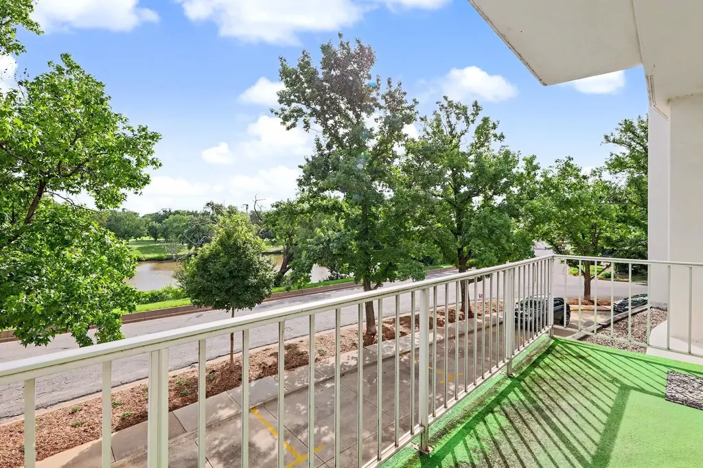1401 W River Boulevard Wichita KS 67203