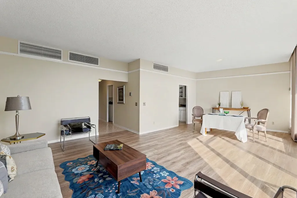 1401 W River Boulevard Wichita KS 67203