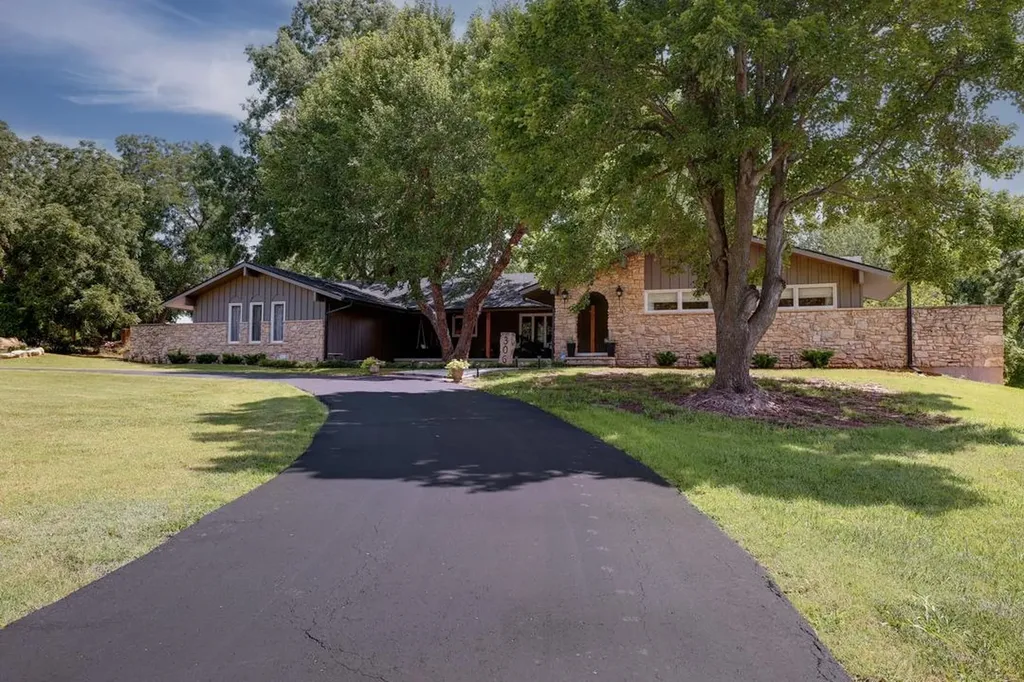 306 S Centennial Arkansas City KS 67005