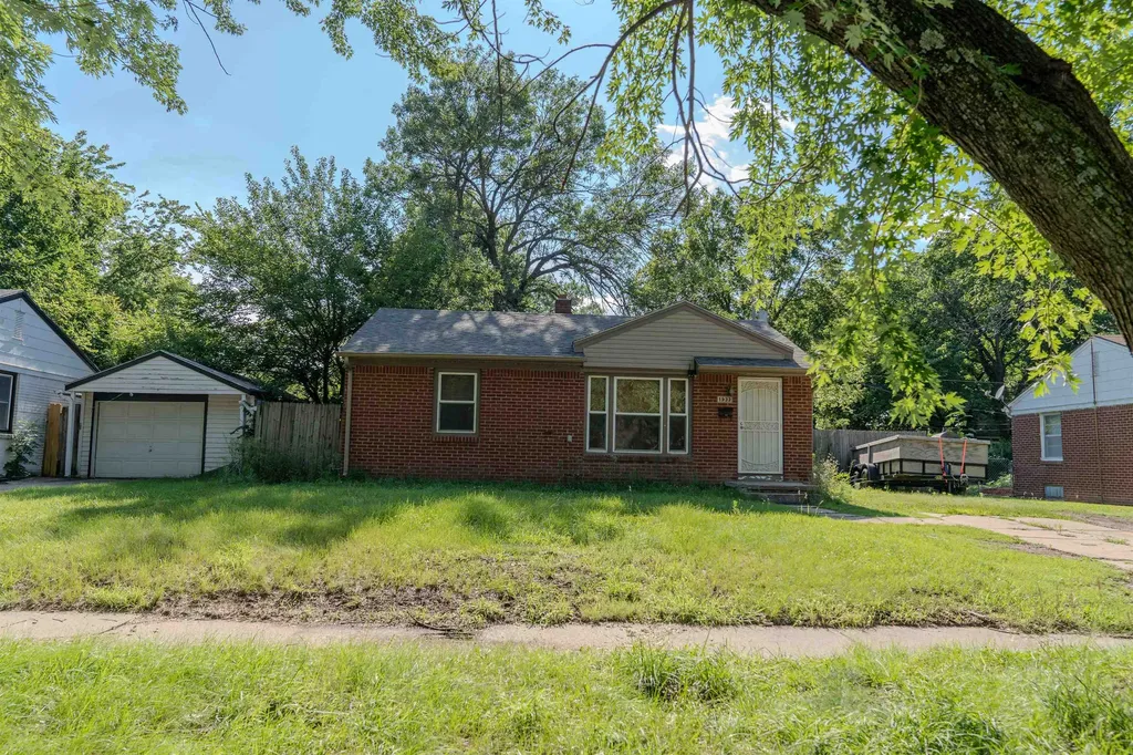 1933 S Battin Wichita KS 67218