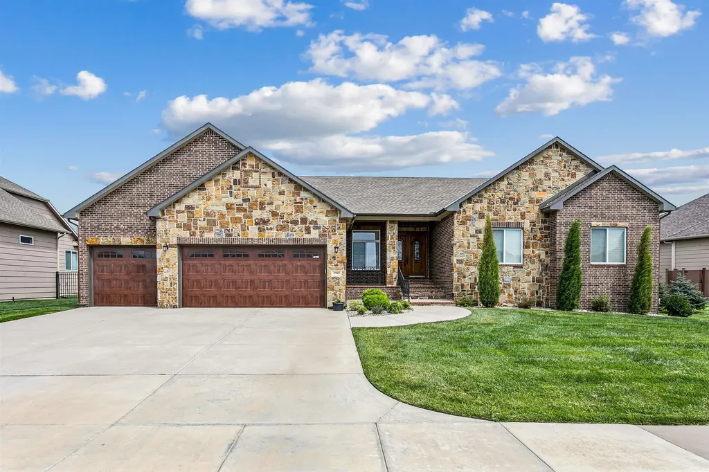 4705 N Elk Creek Drive Bel Aire KS 67226