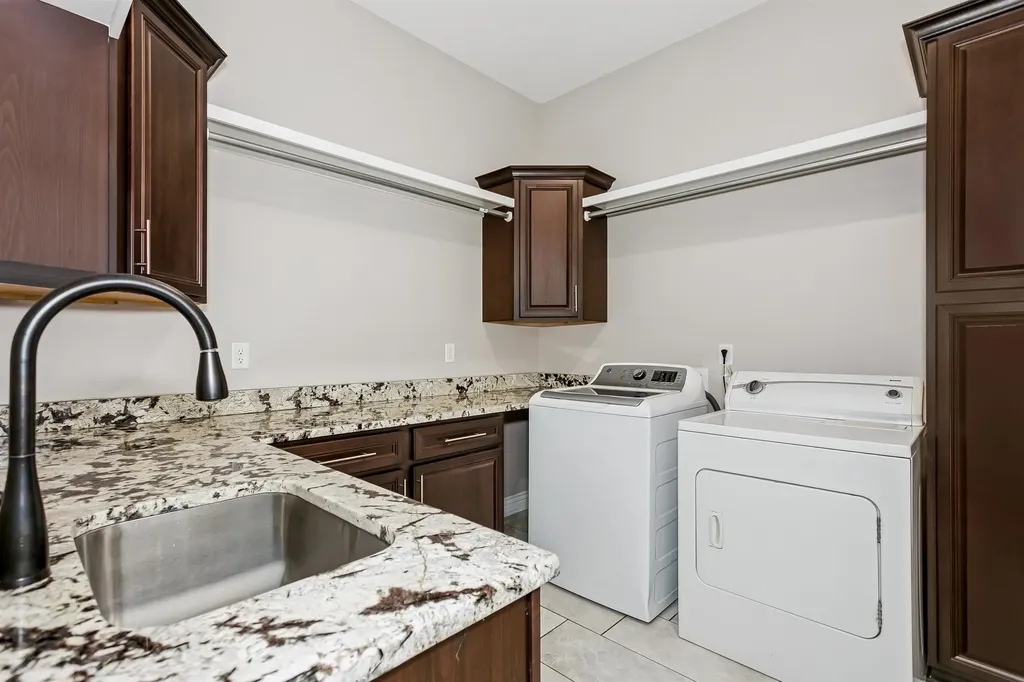 4705 N Elk Creek Drive Bel Aire KS 67226