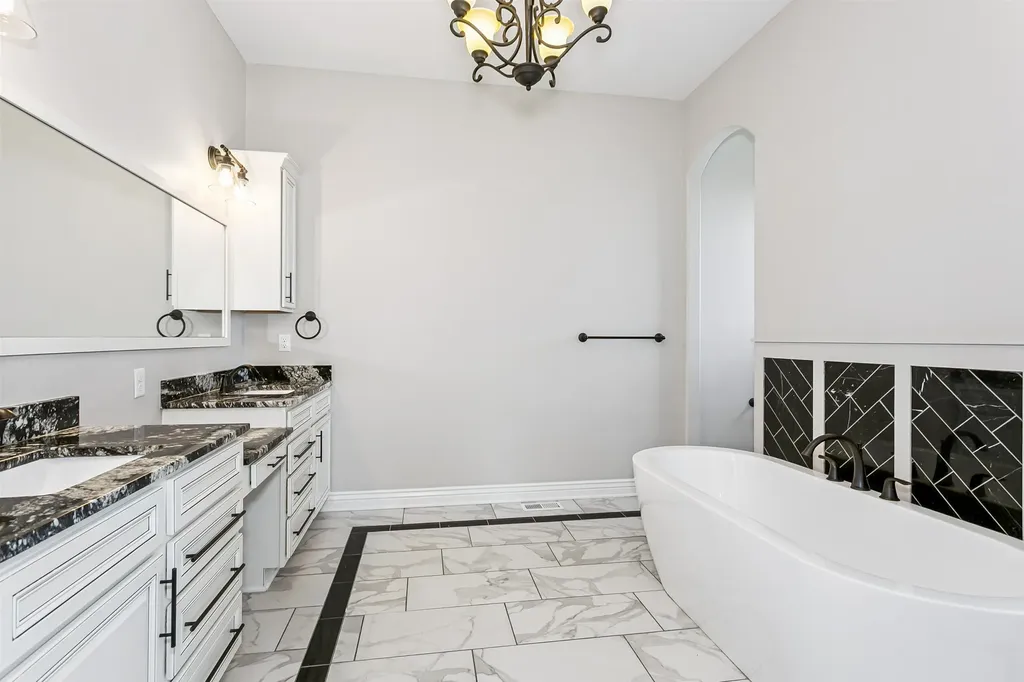 4705 N Elk Creek Drive Bel Aire KS 67226