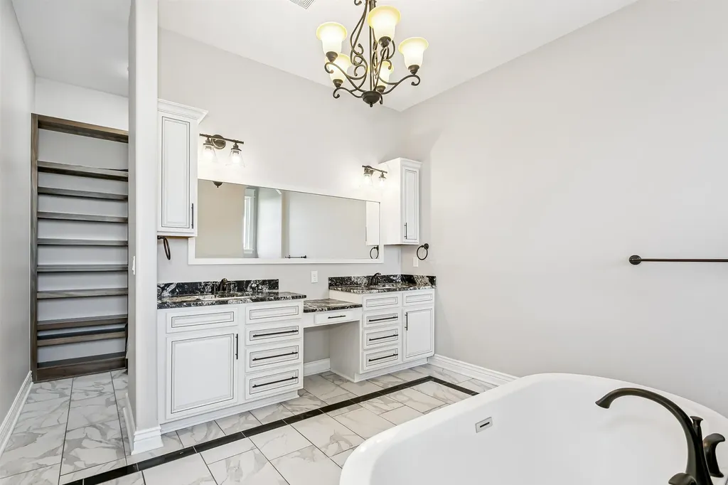 4705 N Elk Creek Drive Bel Aire KS 67226