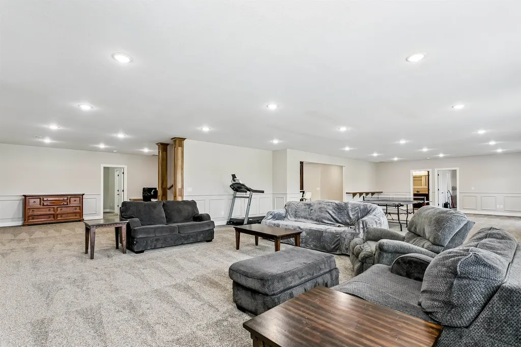 4705 N Elk Creek Drive Bel Aire KS 67226