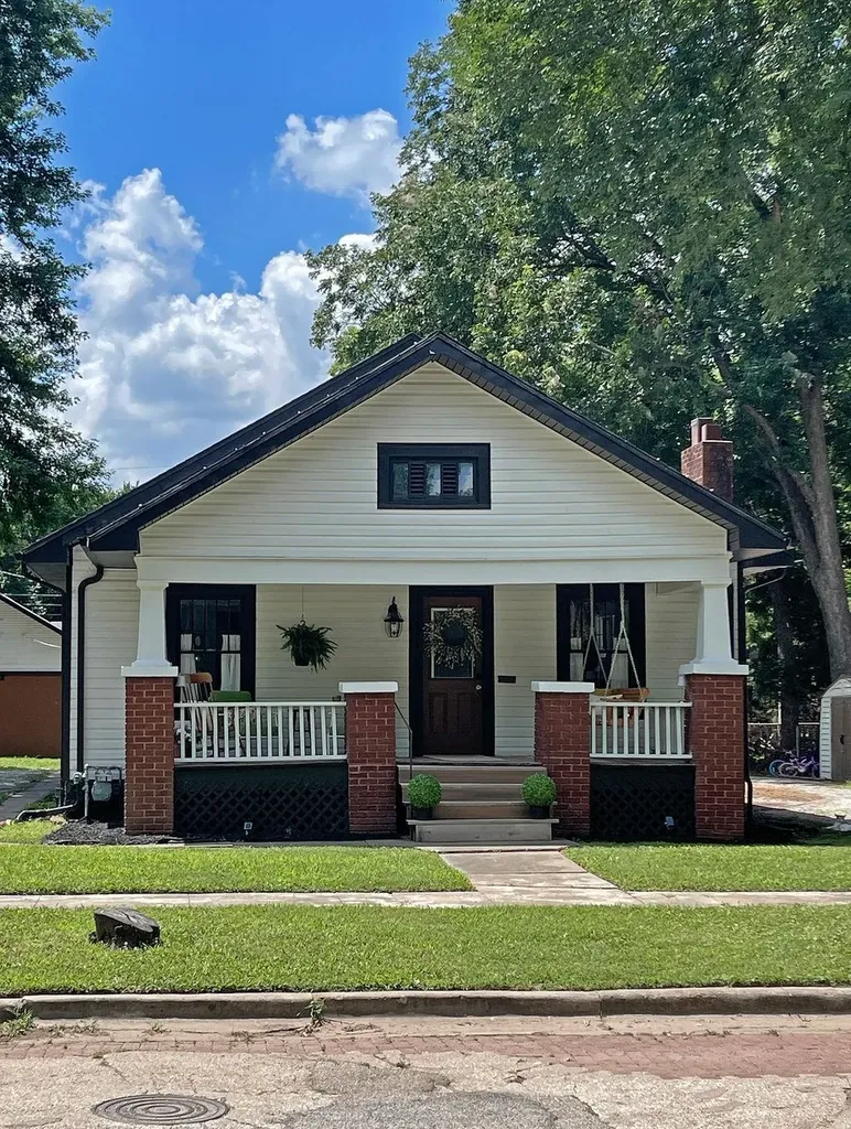 1007 E 14th Winfield KS 67156