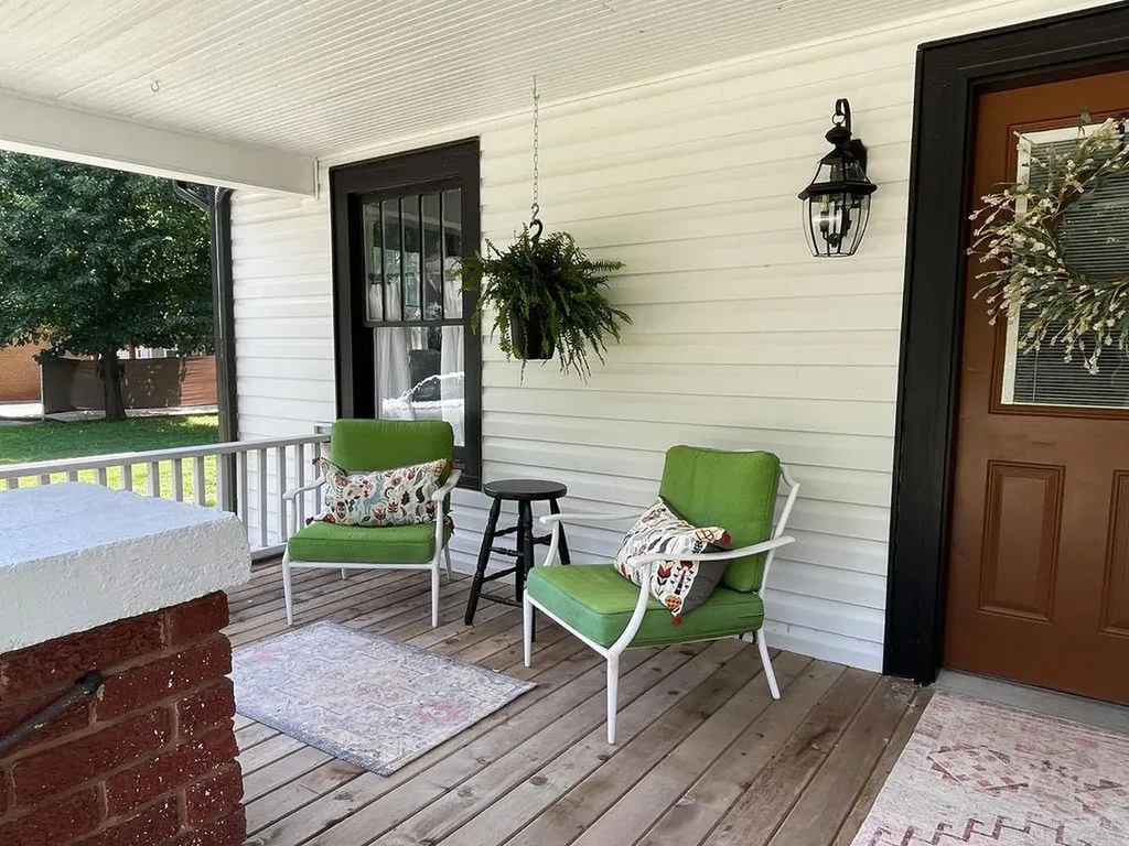 1007 E 14th Winfield KS 67156