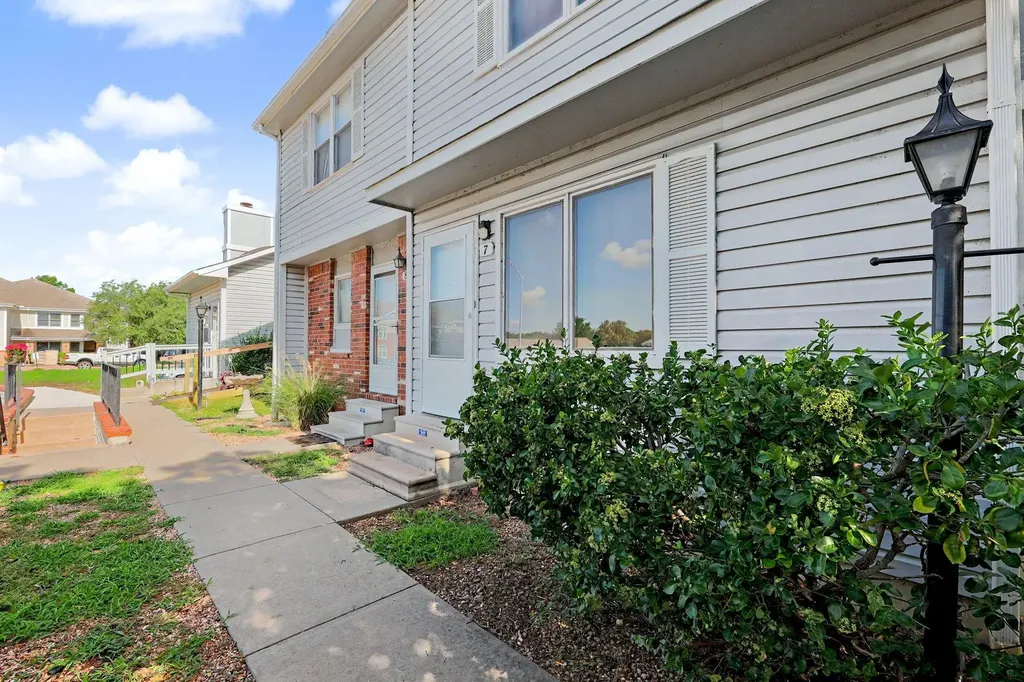 101 S Rock Road Derby KS 67037