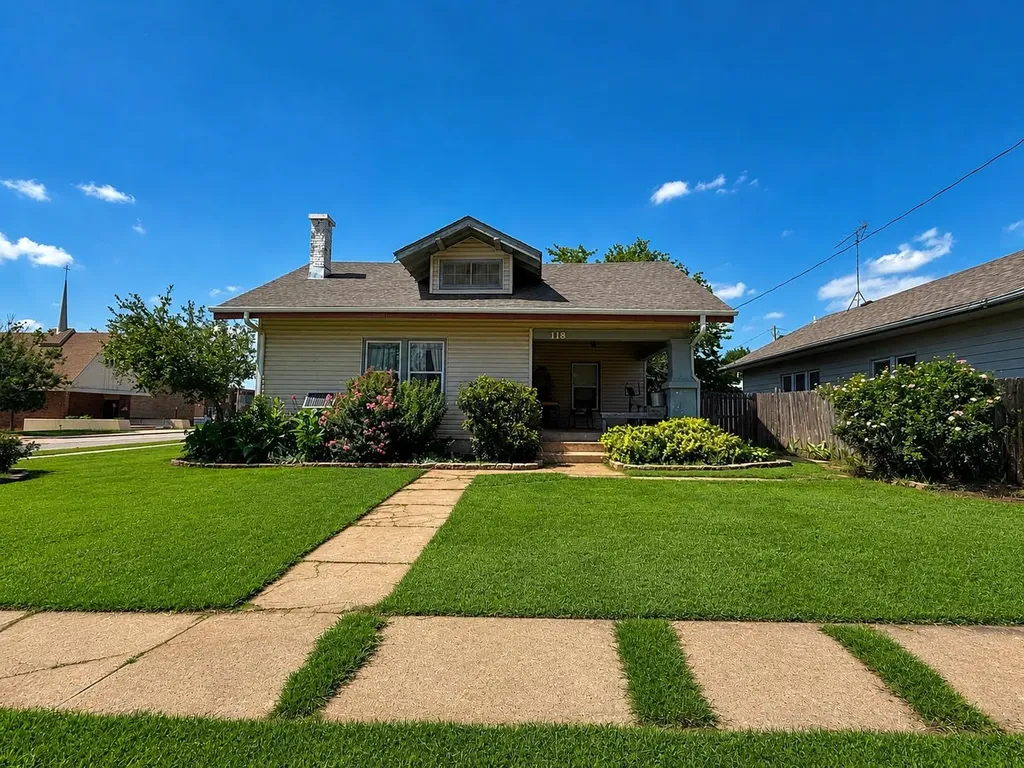 118 W 1st Avenue Caldwell KS 67022