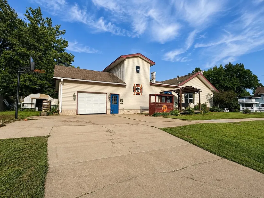 118 W 1st Avenue Caldwell KS 67022