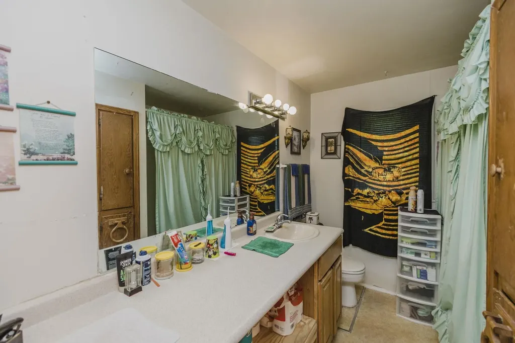 2613 Fairmount Wichita KS 67220