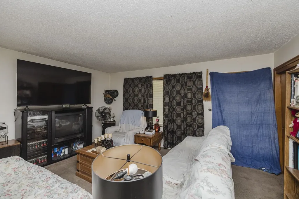 2613 Fairmount Wichita KS 67220