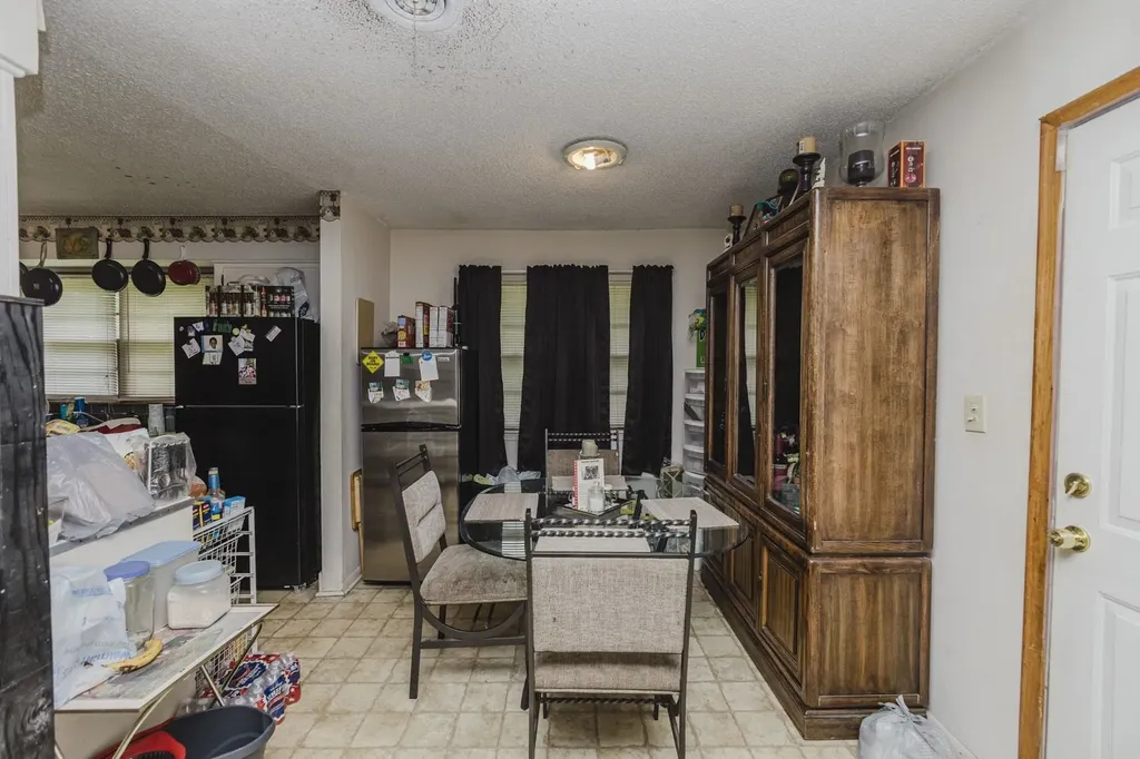 2613 Fairmount Wichita KS 67220