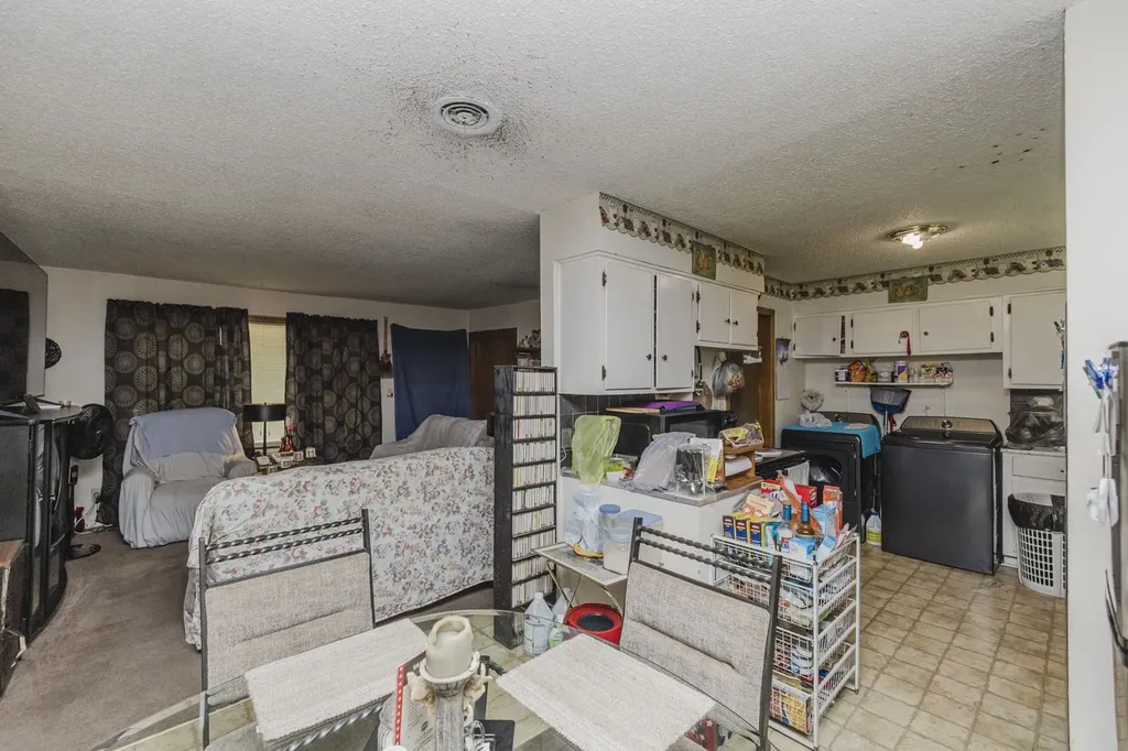 2613 Fairmount Wichita KS 67220