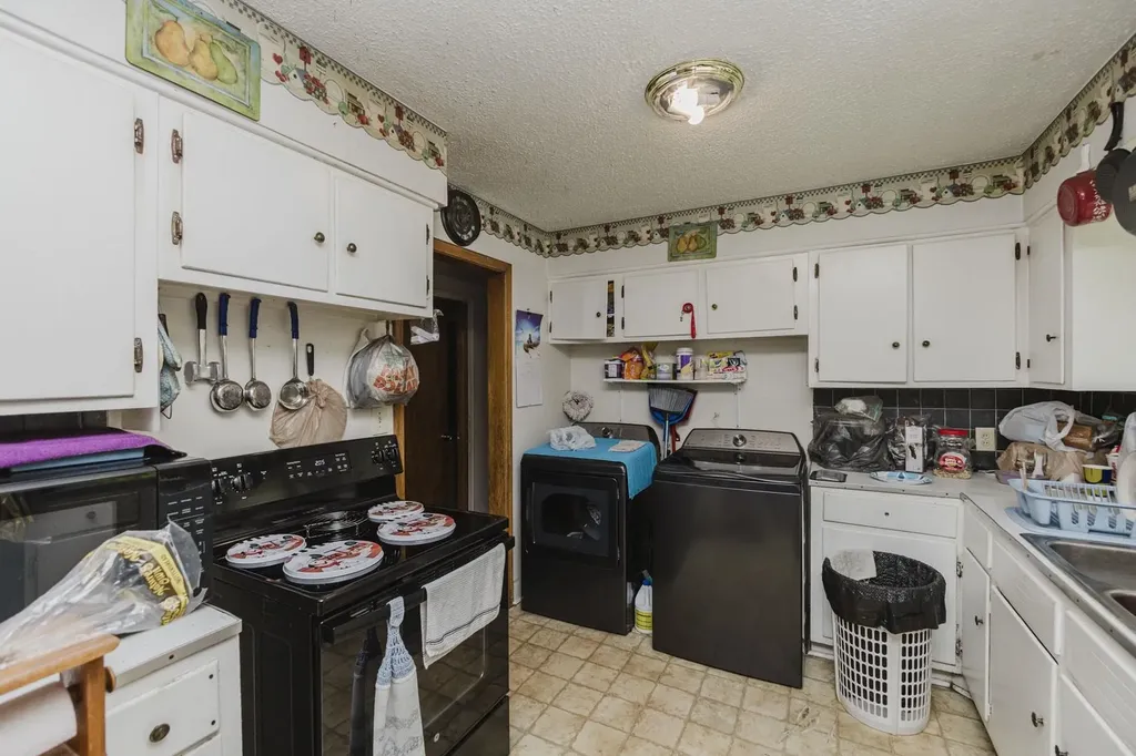 2613 Fairmount Wichita KS 67220