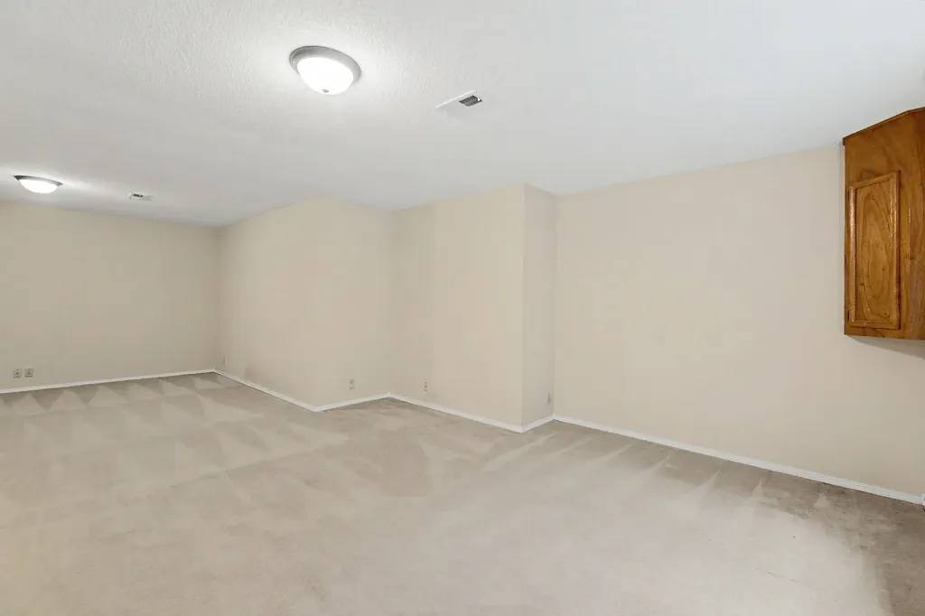 6525 E 39th Court Wichita KS 67226