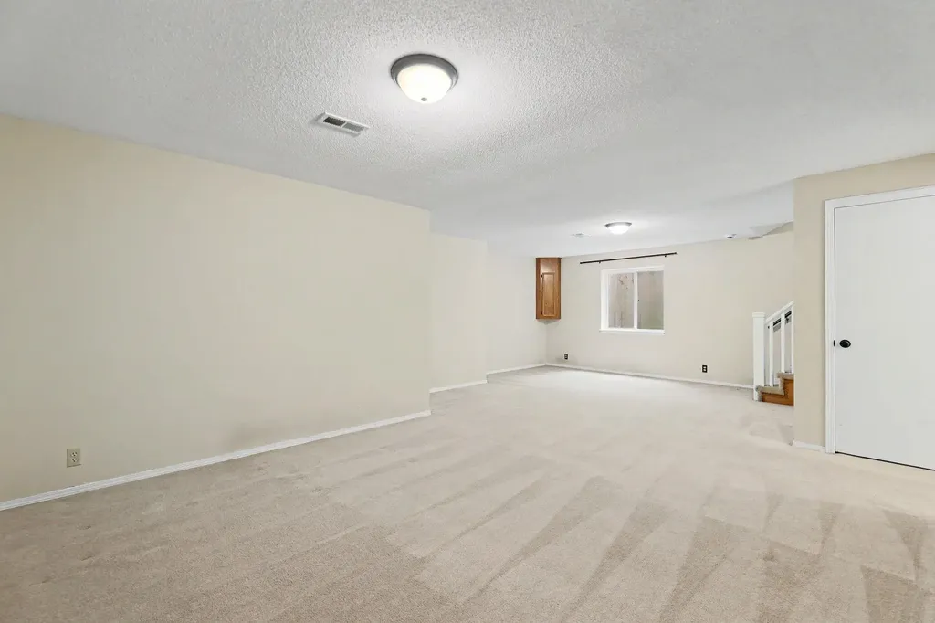 6525 E 39th Court Wichita KS 67226