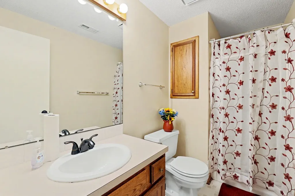 6525 E 39th Court Wichita KS 67226