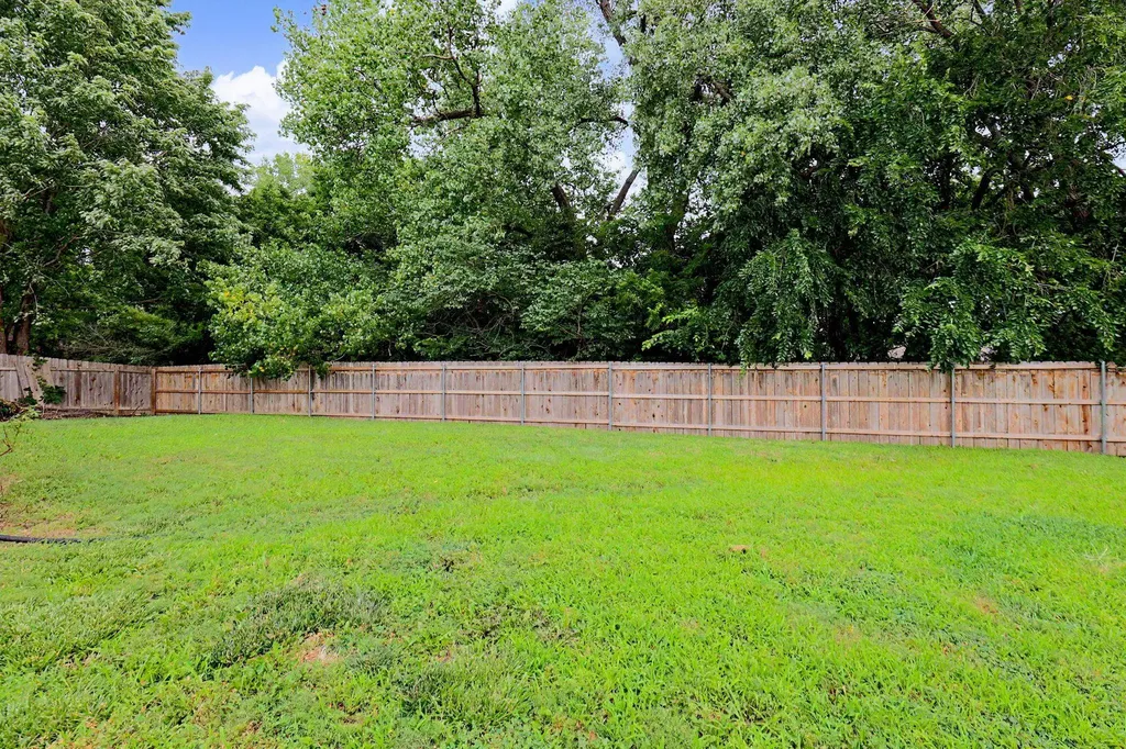 6525 E 39th Court Wichita KS 67226