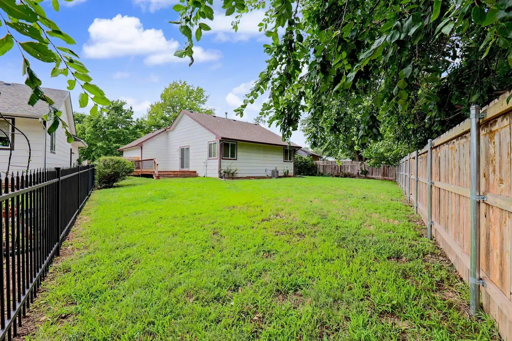 6525 E 39th Court Wichita KS 67226