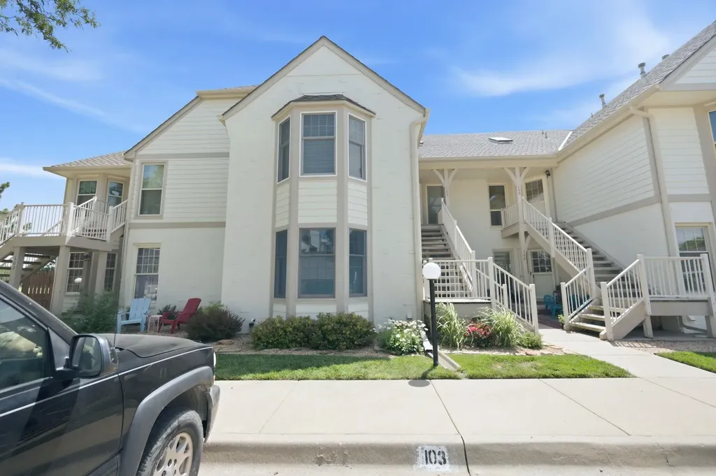 2614 N Executive Way Wichita KS 67226-1821