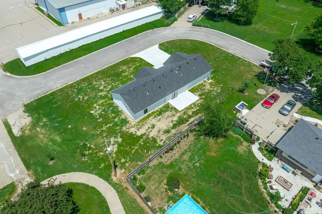 765 N Kansas Court Benton KS 67017