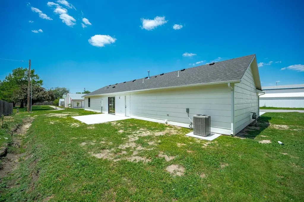 765 N Kansas Court Benton KS 67017