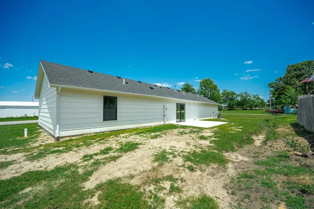 765 N Kansas Court Benton KS 67017