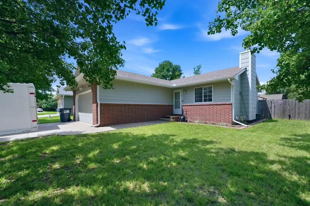 10939 W Dora Court Wichita KS 67209