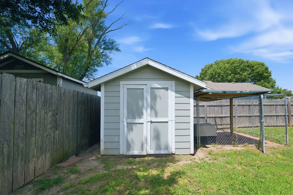 10939 W Dora Court Wichita KS 67209
